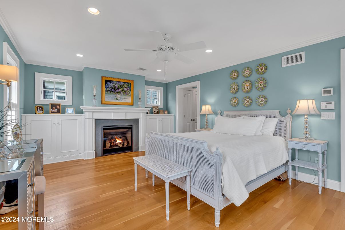 Bedroom, Fireplace, Interior, Recessed Lighting, Wood Texture Flooring