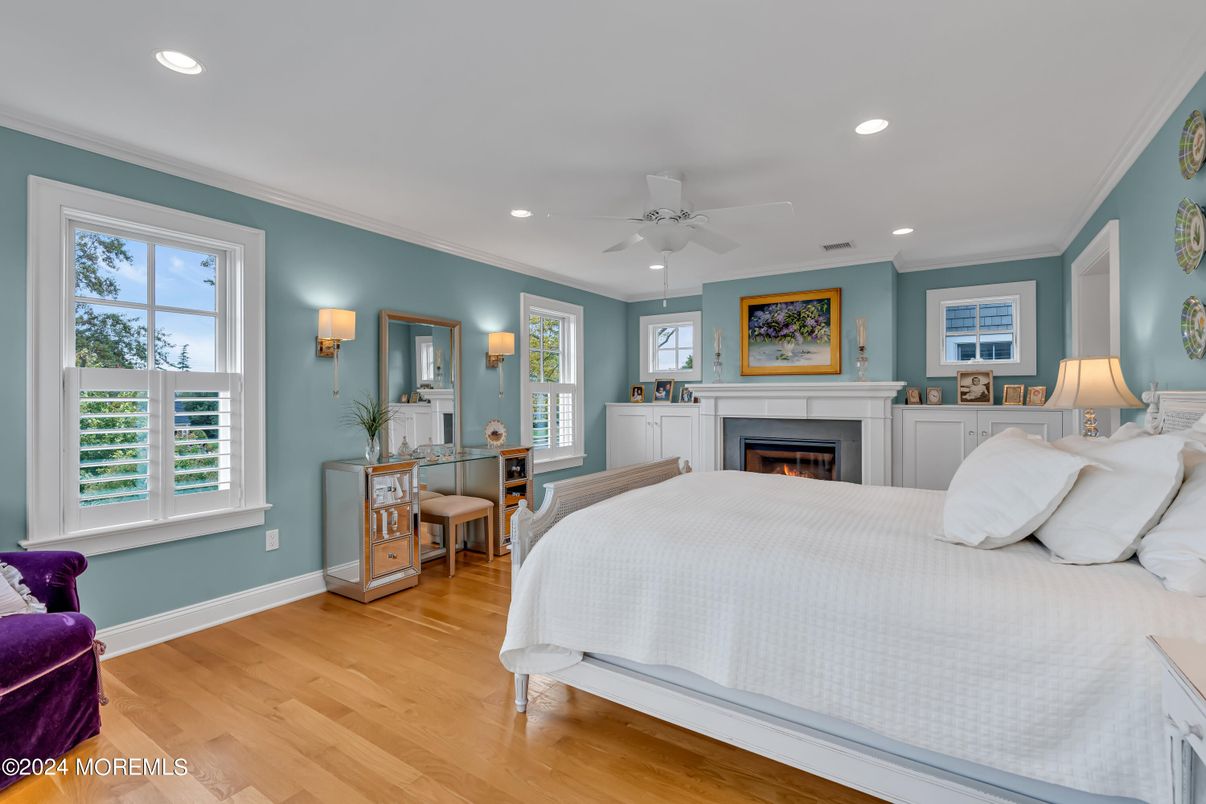 Bedroom, Dining room, Fireplace, Interior, Recessed Lighting, Wood Texture Flooring