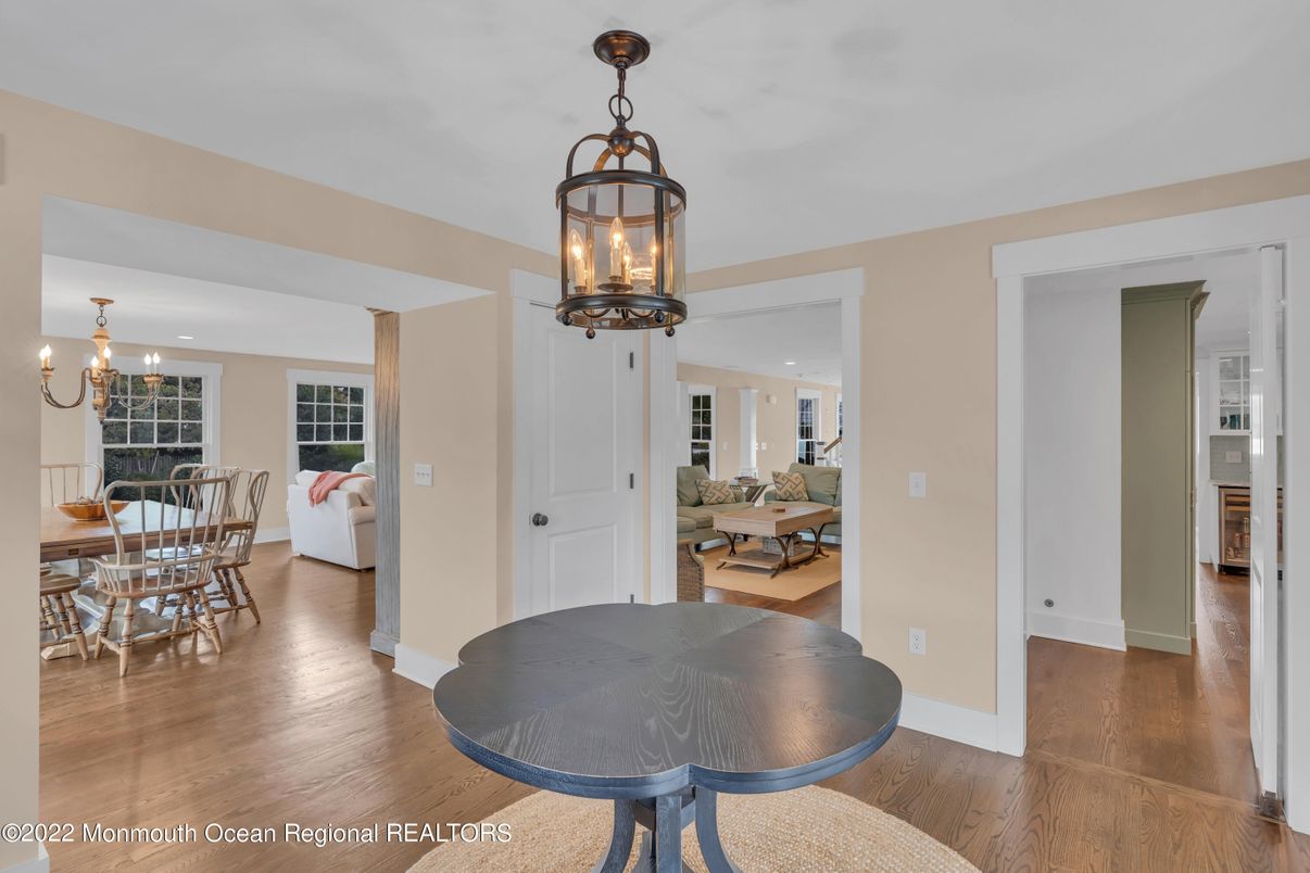 Chandelier, Dining room, Interior, Living room, Recessed Lighting, Wood Texture Flooring
