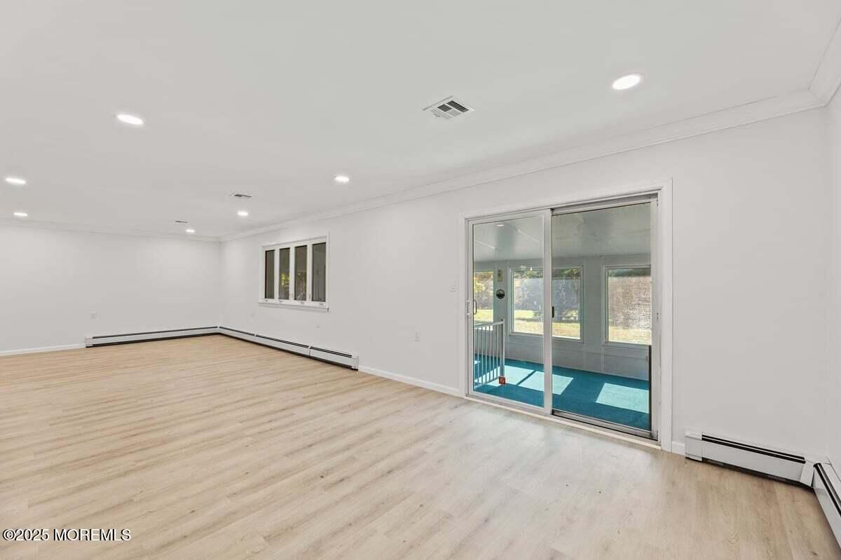 Empty room, Interior, Recessed Lighting, Wood Texture Flooring