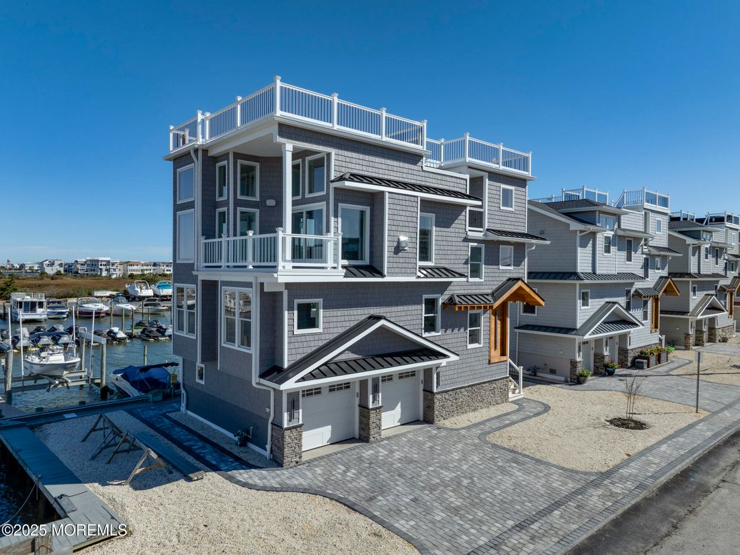 Exterior, Facade, Condo Building