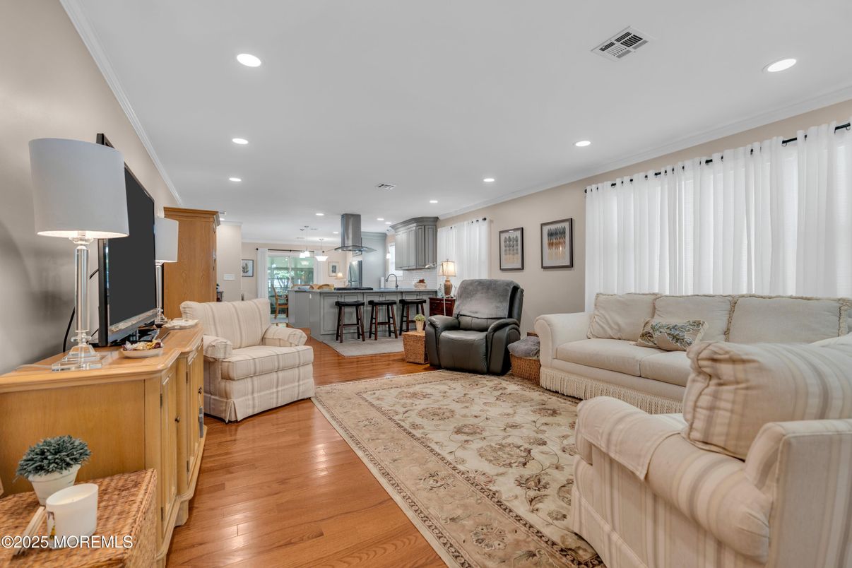 Interior, Kitchen, Living room, Pendant Lights, Recessed Lighting, Wood Texture Flooring