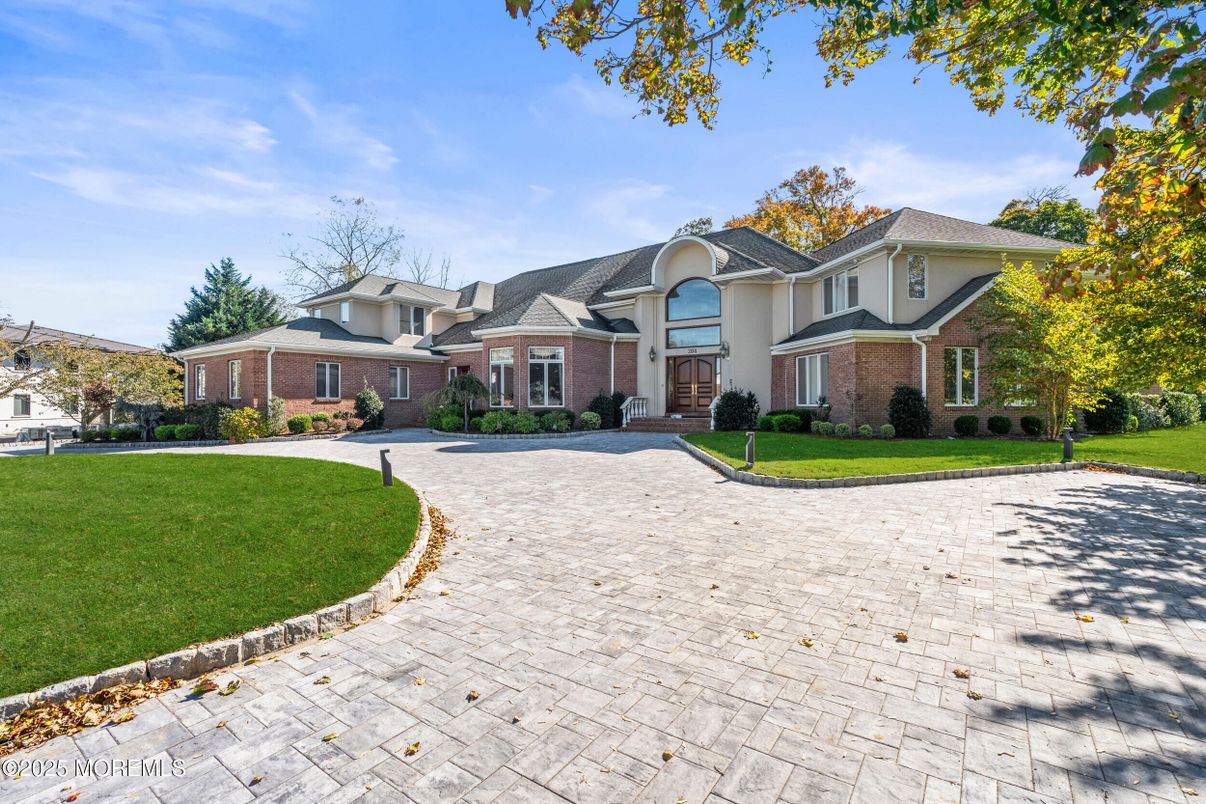 Backyard, Exterior, Facade, Brick Facade, French Provincial