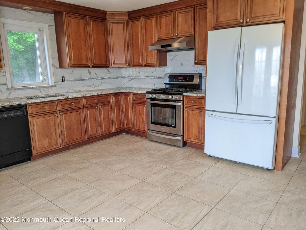 Interior, Kitchen, Marble Walls, Stainless Steel Appliances