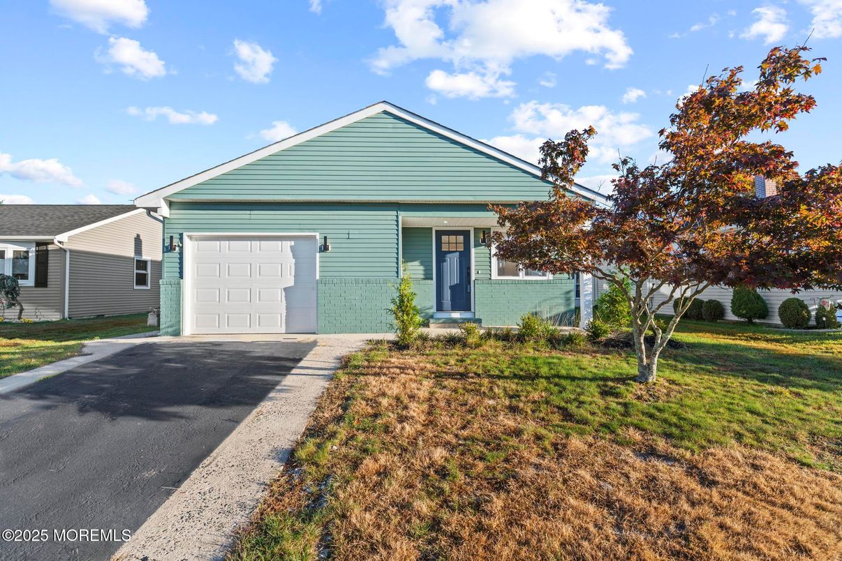 Attached, Backyard, Exterior, Facade, Ranch