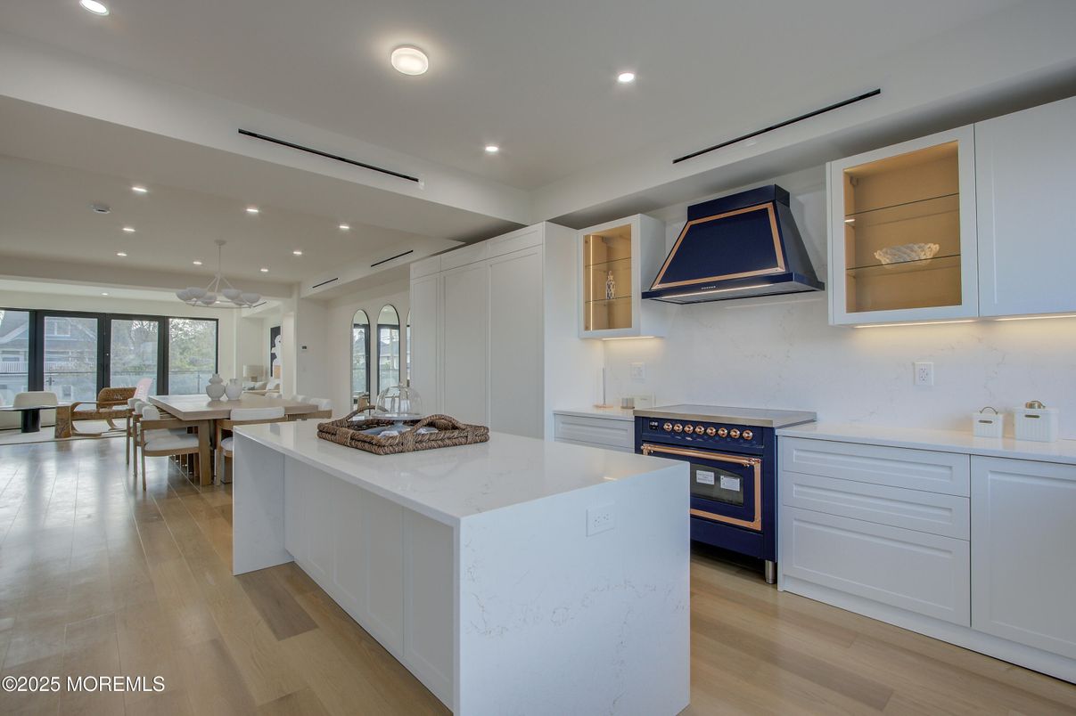 Dining room, Interior, Kitchen, Recessed Lighting, Wood Texture Flooring