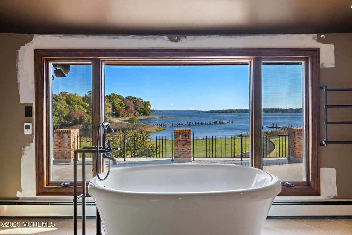 Bathroom, Free Standing Baths, Interior, Water