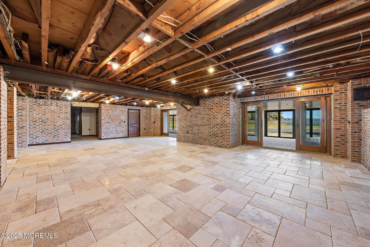 Empty room, Interior, Stone Walls, Wooden Beams