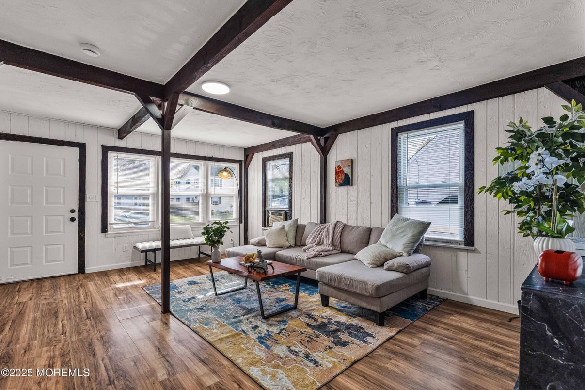 Interior, Living room, Recessed Lighting, Wooden Beams, Wood Texture Flooring