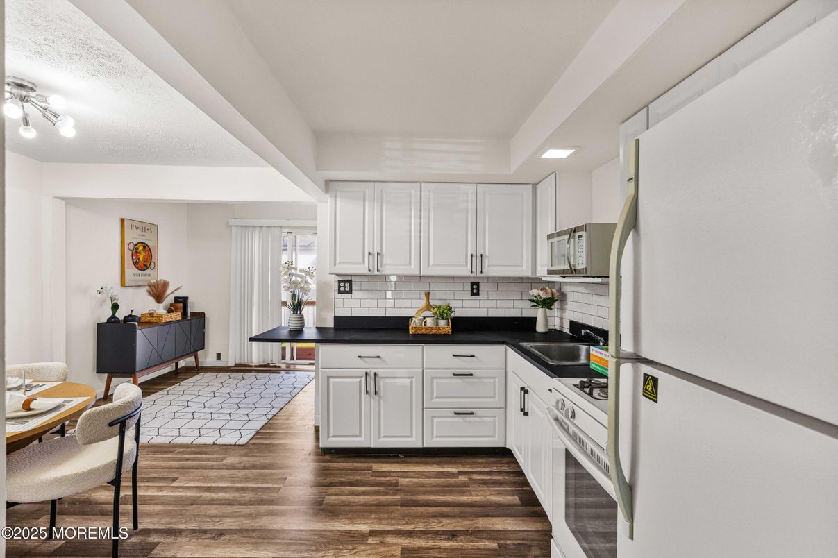 Interior, Kitchen, Recessed Lighting, Wood Texture Flooring