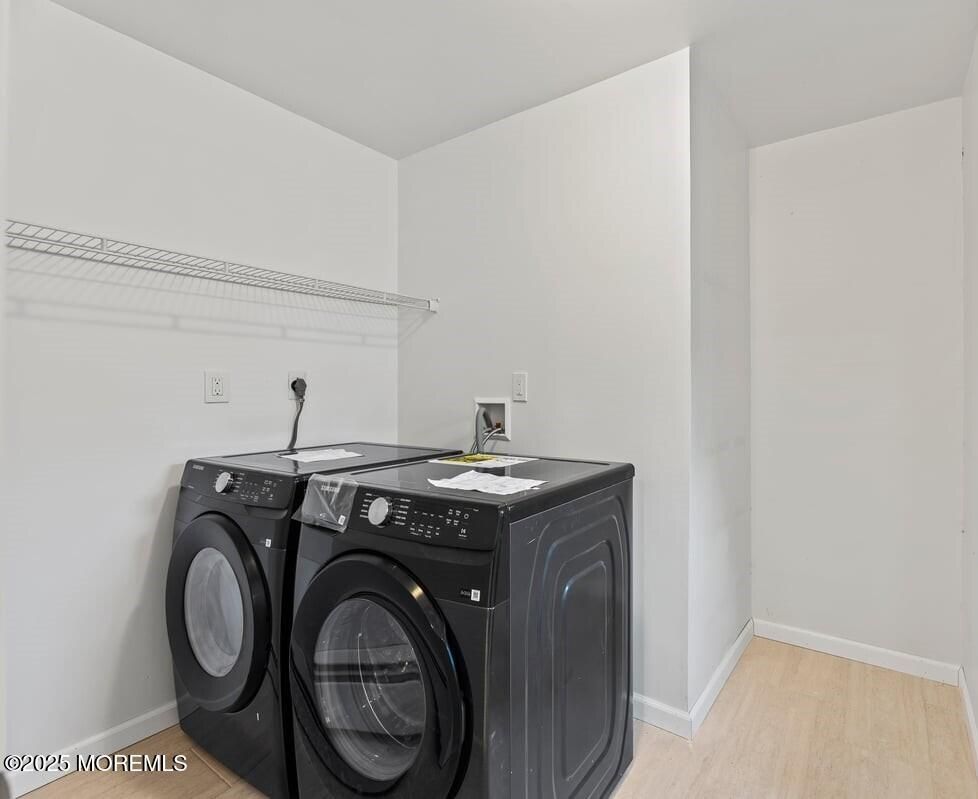 Interior, Washer, Wood Texture Flooring
