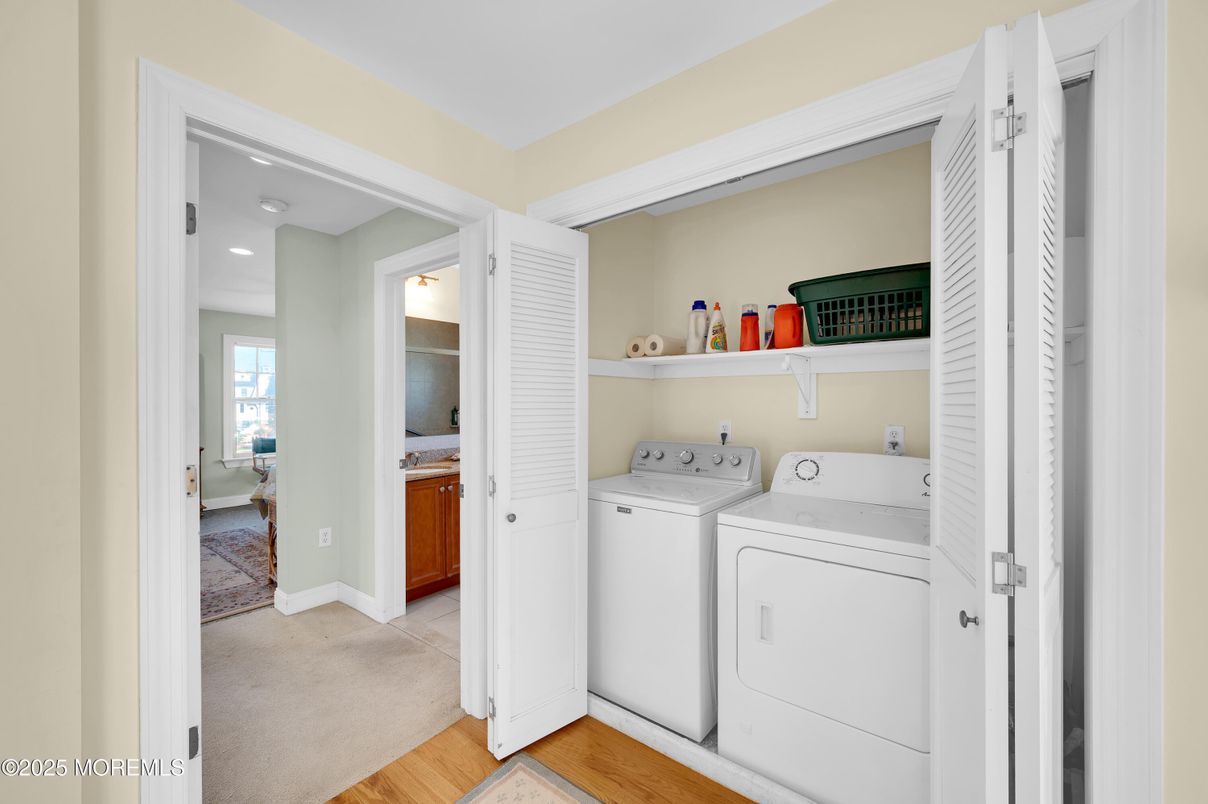 Interior, Recessed Lighting, Utility Closets, Washer, Wood Texture Flooring