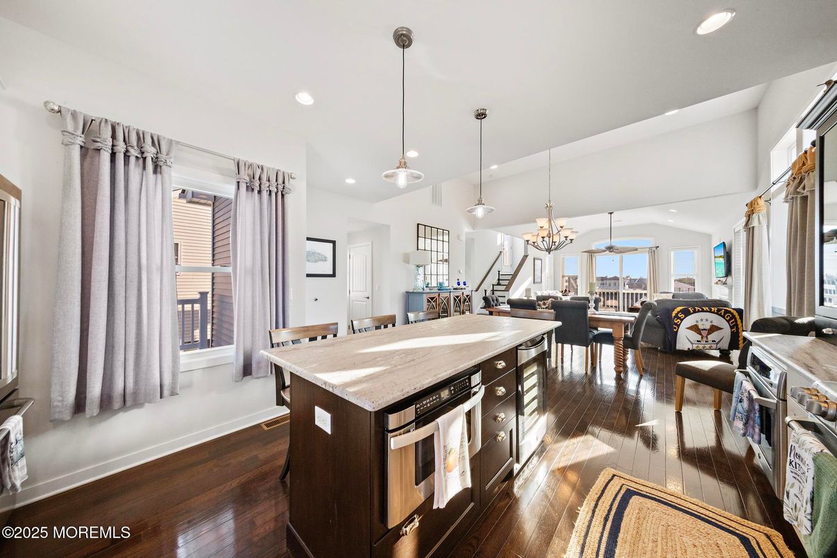Chandelier, Dining room, Interior, Kitchen, Pendant Lights, Recessed Lighting, Wood Texture Flooring