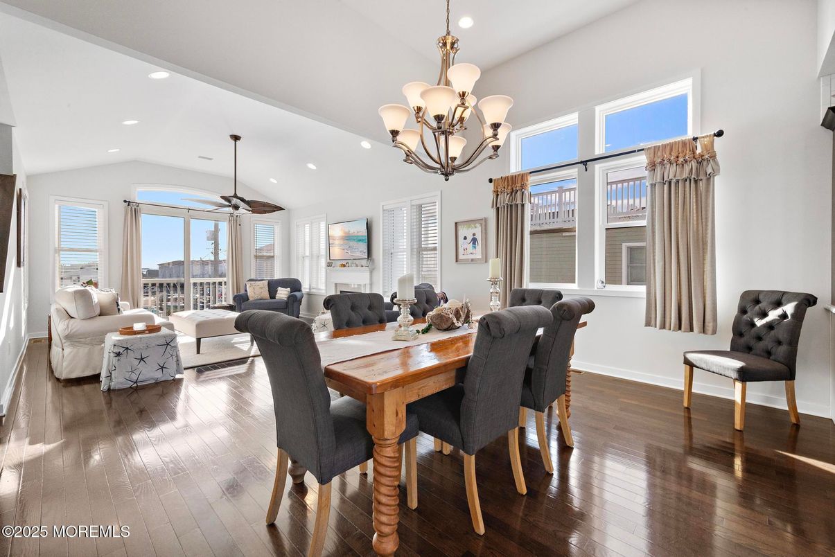 Chandelier, Dining room, Interior, Living room, Recessed Lighting, Wood Texture Flooring