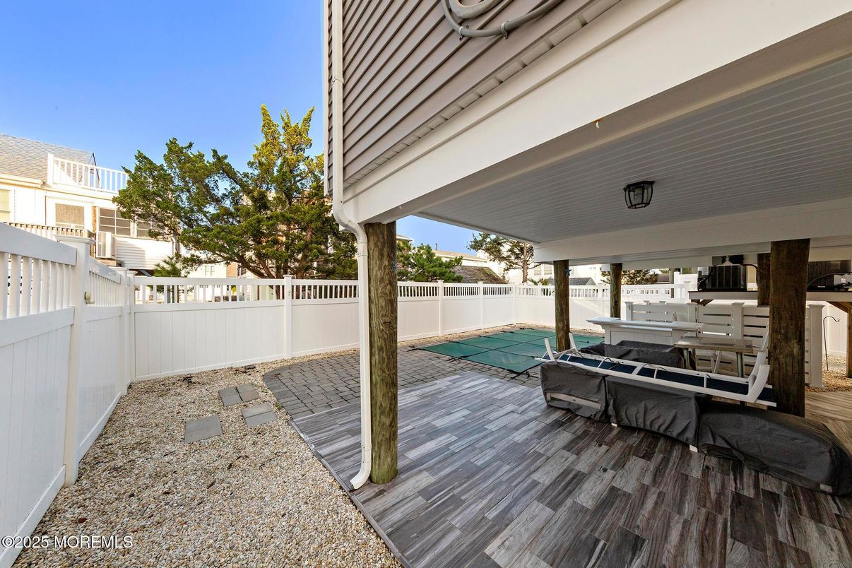Backyard, Exterior