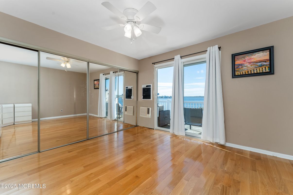 Empty room, Interior, Water, Wood Texture Flooring