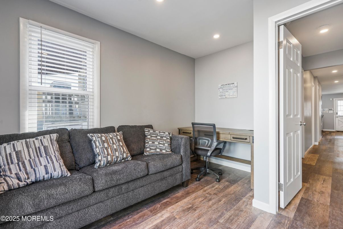 Home Office, Interior, Recessed Lighting, Wood Texture Flooring