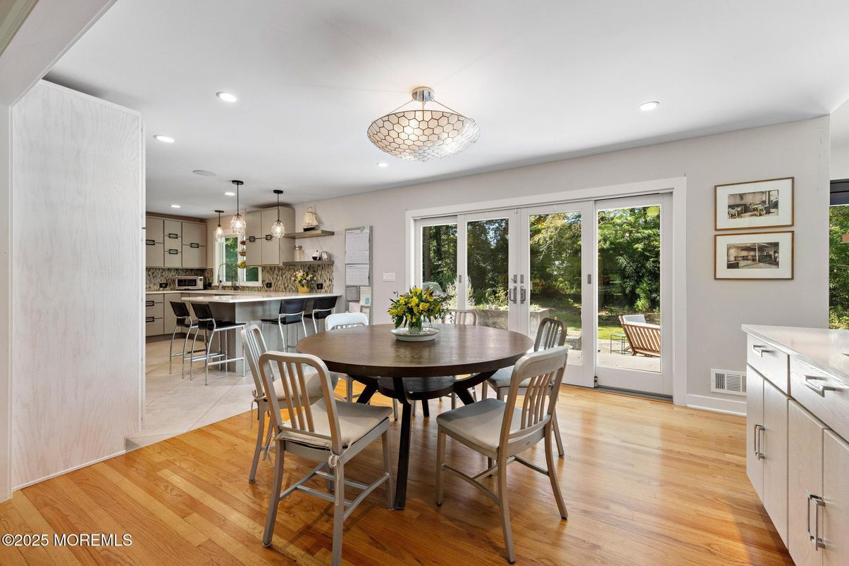 Dining room, Interior, Kitchen, Pendant Lights, Recessed Lighting, Wood Texture Flooring