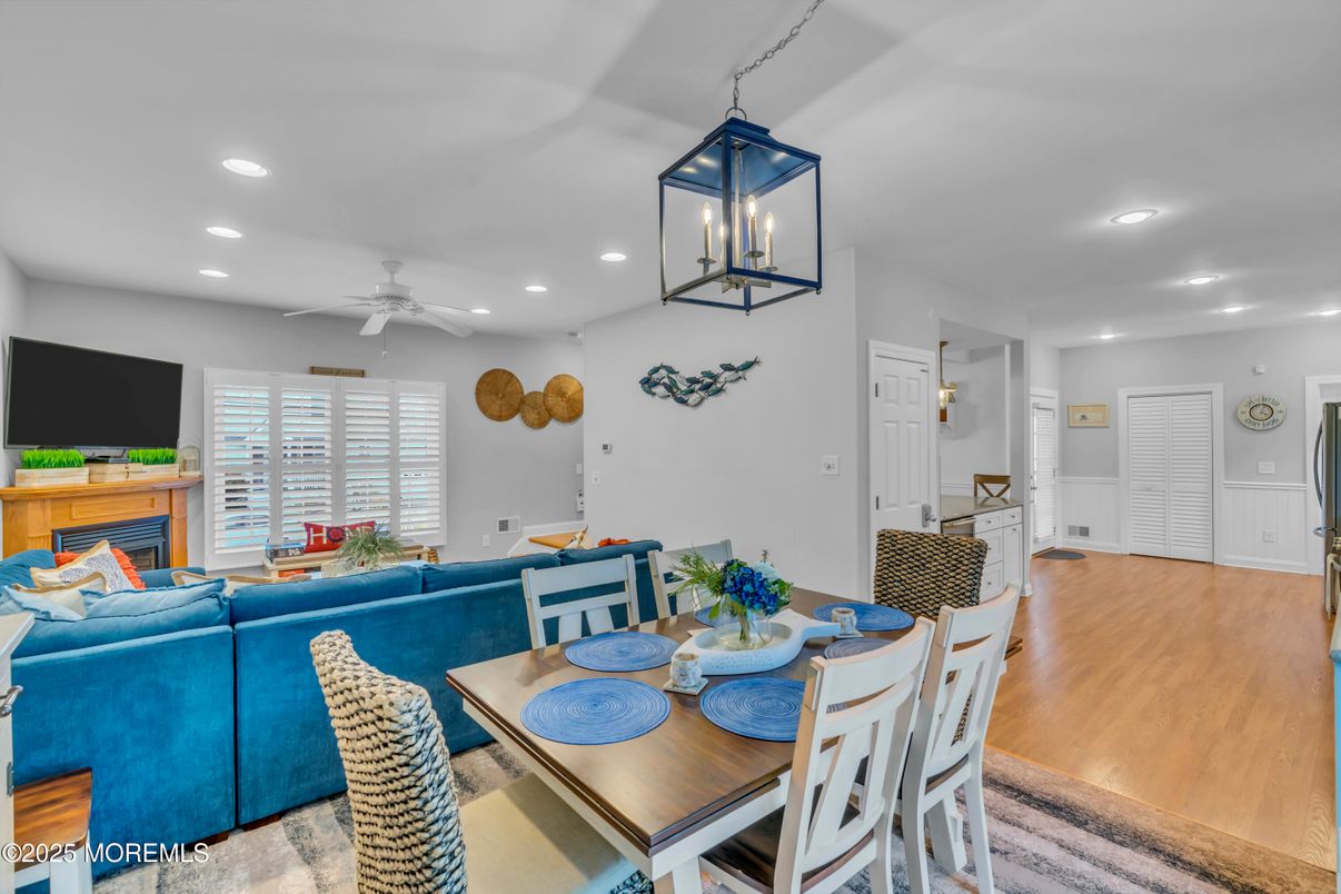 Dining room, Interior, Living room, Pendant Lights, Recessed Lighting, Wood Texture Flooring