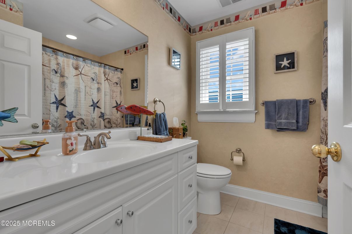 Bathroom, Interior, Recessed Lighting
