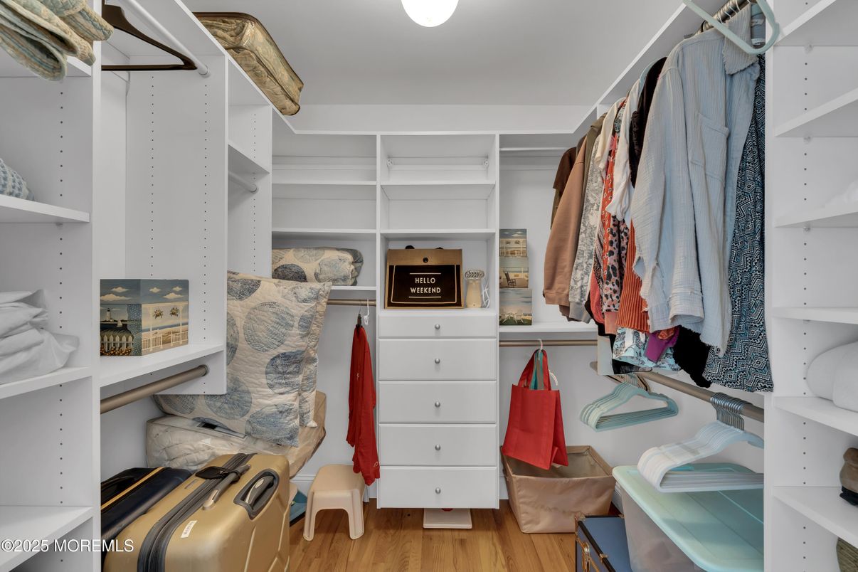 Interior, Walk-in Closets, Wood Texture Flooring