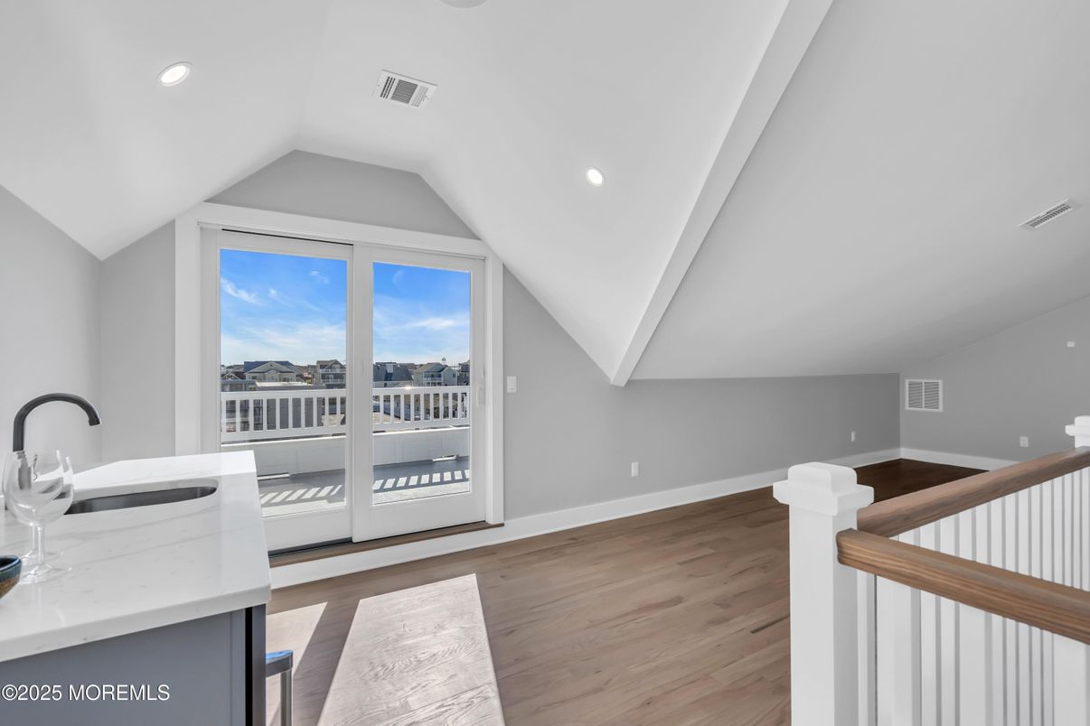 Interior, Recessed Lighting, Water, Wood Texture Flooring