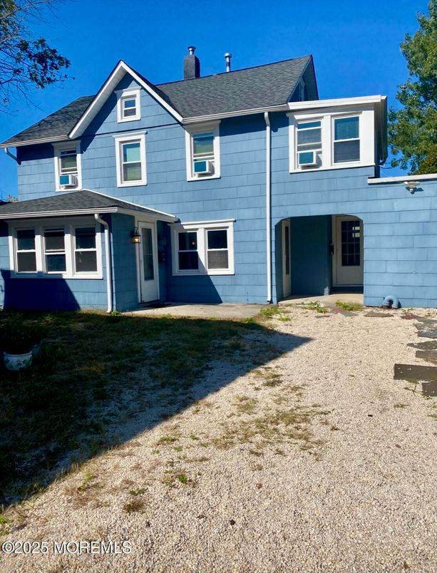 Exterior, Facade, Farmhouse