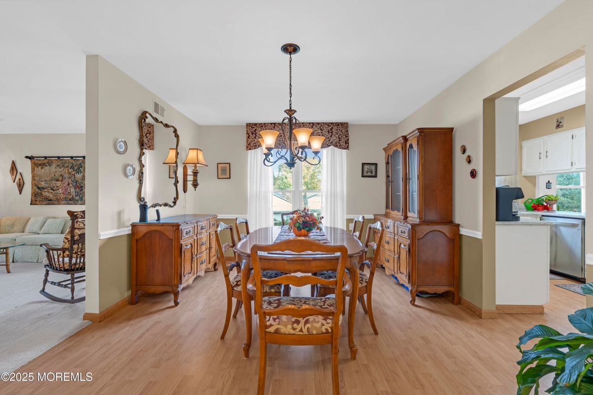 Chandelier, Dining room, Interior, Kitchen, Wood Texture Flooring