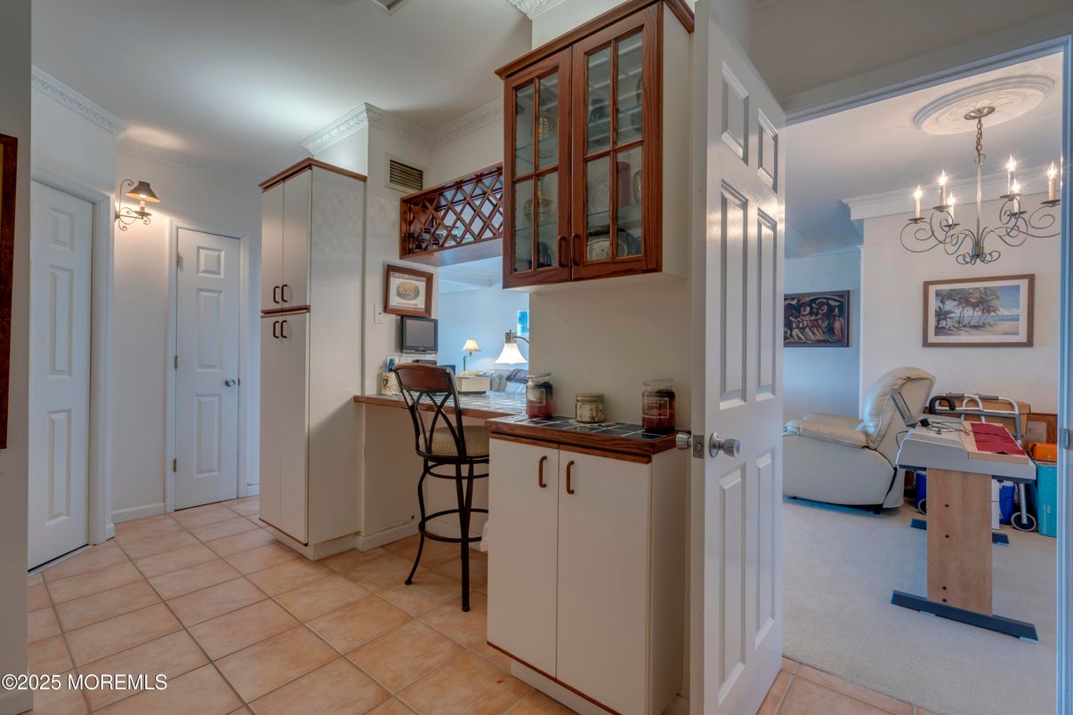 Chandelier, Interior