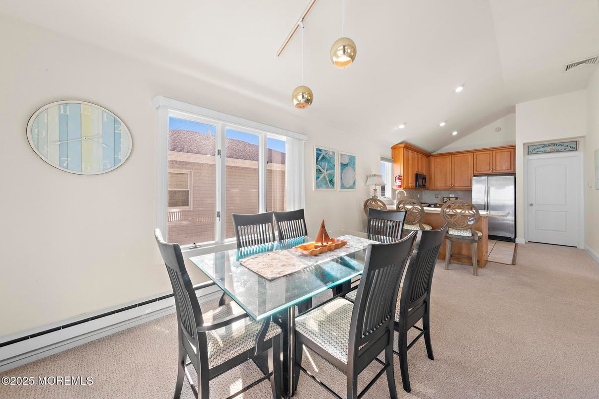Dining room, Interior, Kitchen, Recessed Lighting, Stainless Steel Appliances