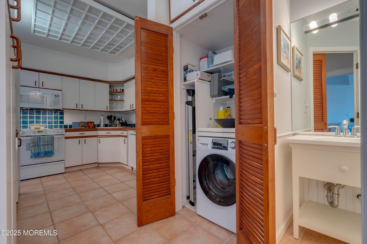 Interior, Utility Closets, Washer