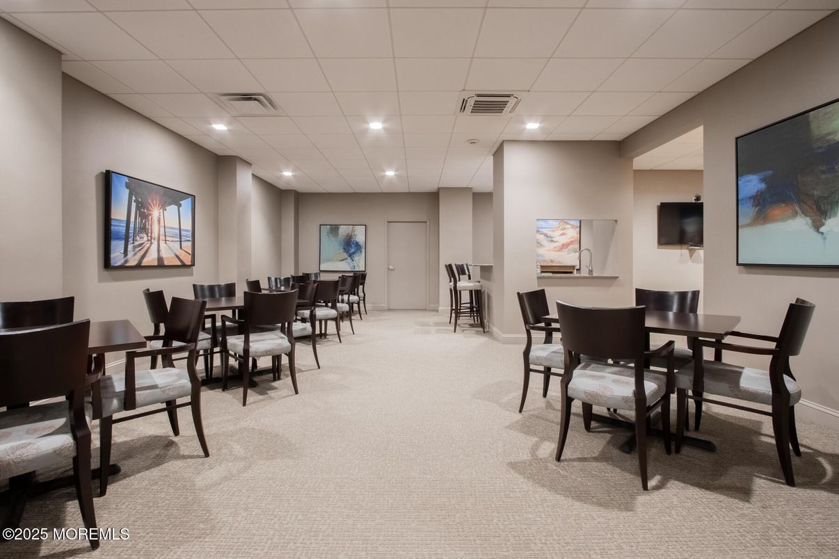 Dining room, Interior, Recessed Lighting