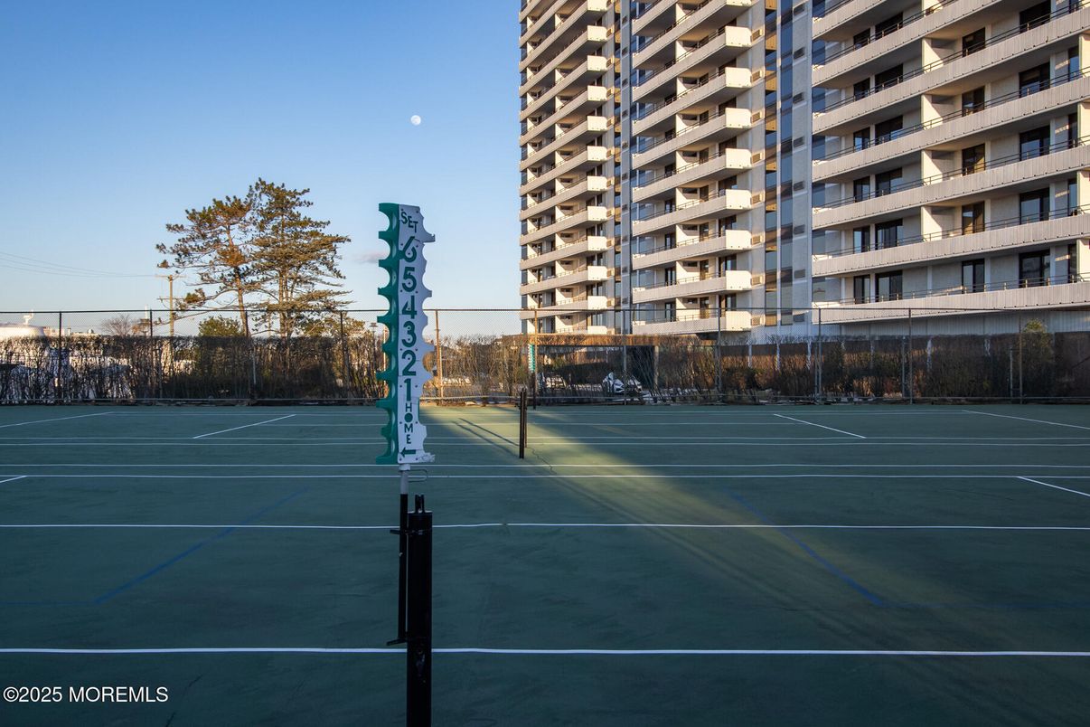 Exterior, Tennis Courts