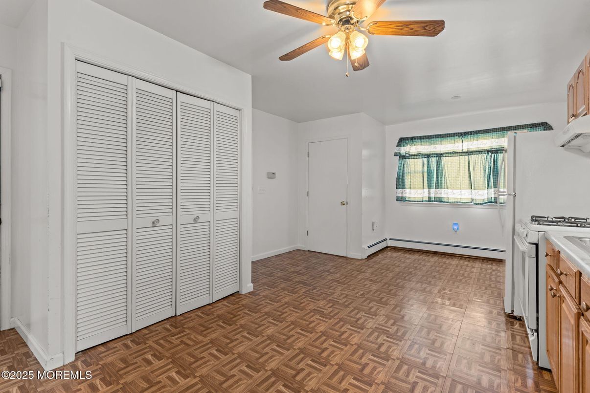 Empty room, Interior, Kitchen, Wood Texture Flooring