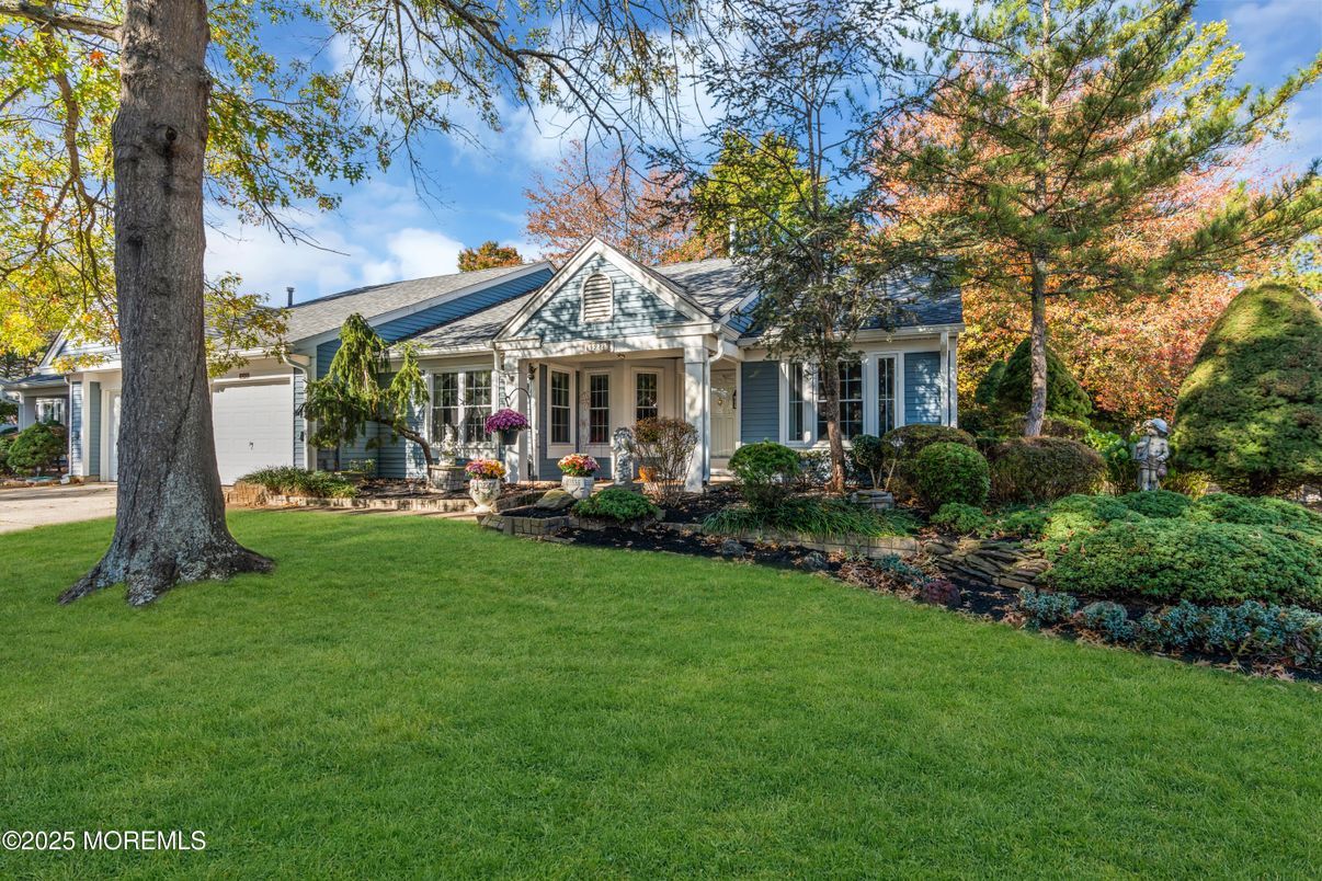 Backyard, Exterior, Facade, French Provincial