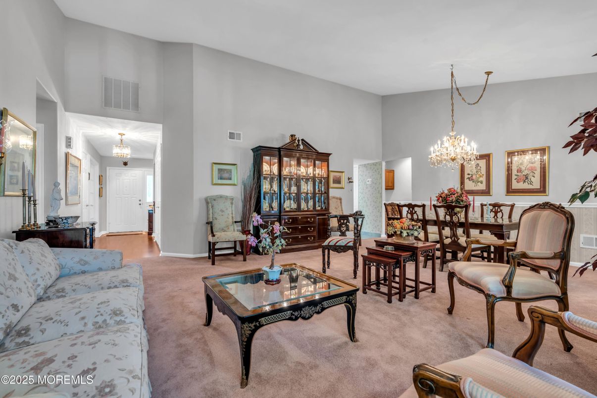 Chandelier, Dining room, Interior, Living room