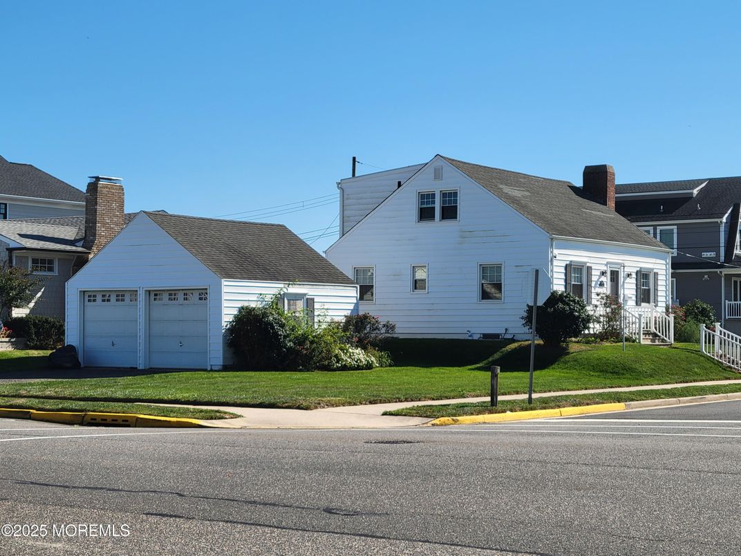 Detached Garage, Exterior, Facade, Farmhouse