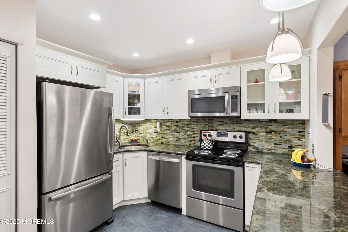 Interior, Kitchen, Pendant Lights, Recessed Lighting, Stainless Steel Appliances