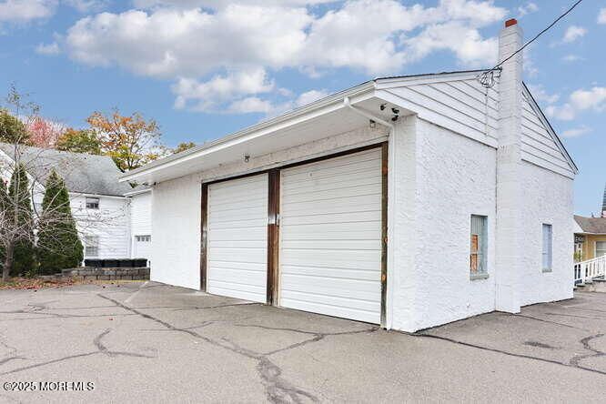 Detached Garage, Exterior