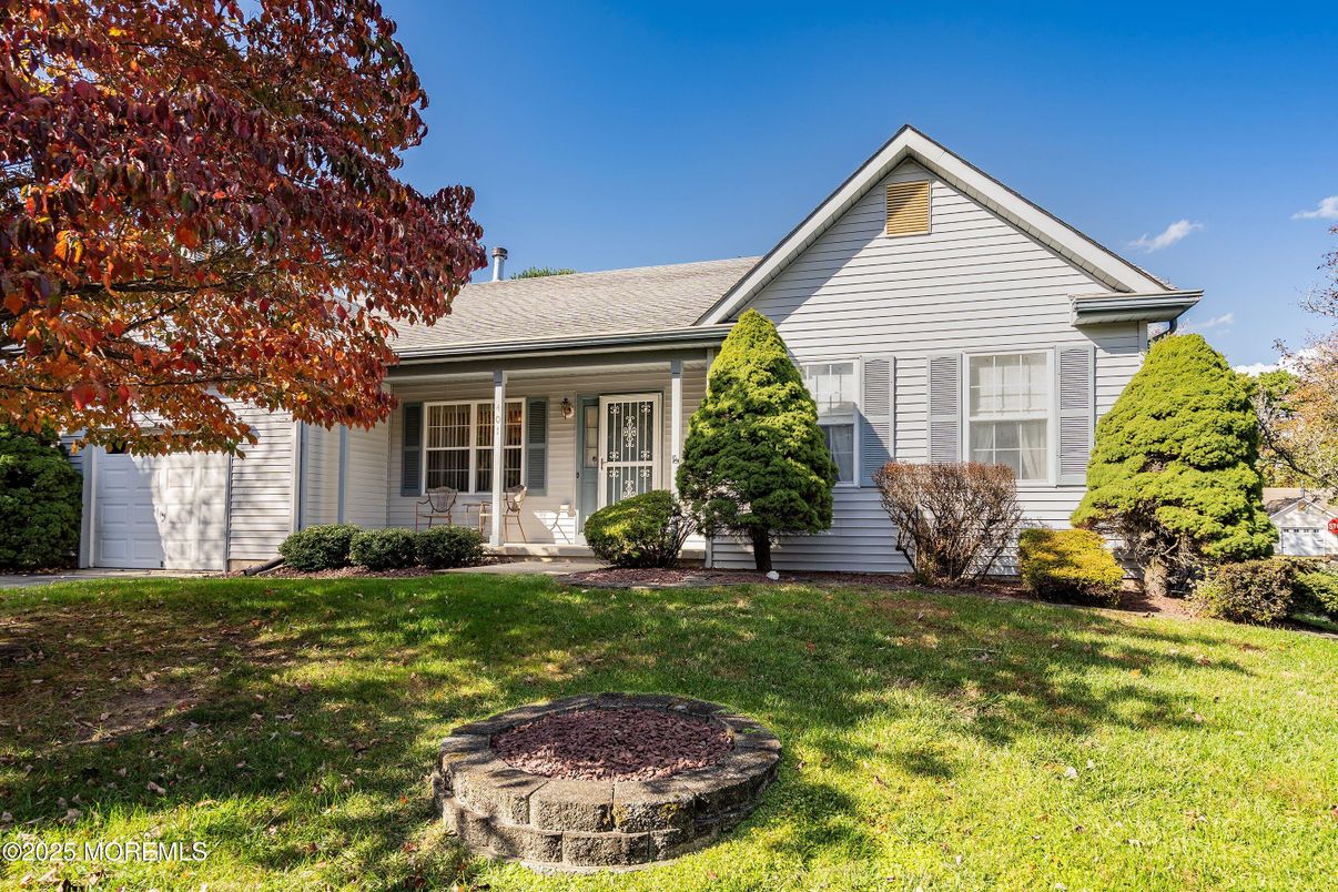 Backyard, Exterior, Facade, Farmhouse