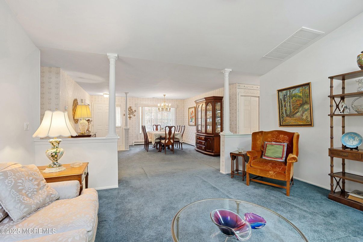 Chandelier, Dining room, Interior