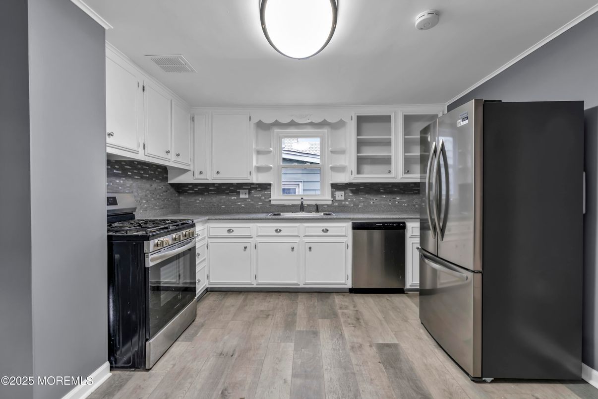Interior, Kitchen, Stainless Steel Appliances, Wood Texture Flooring