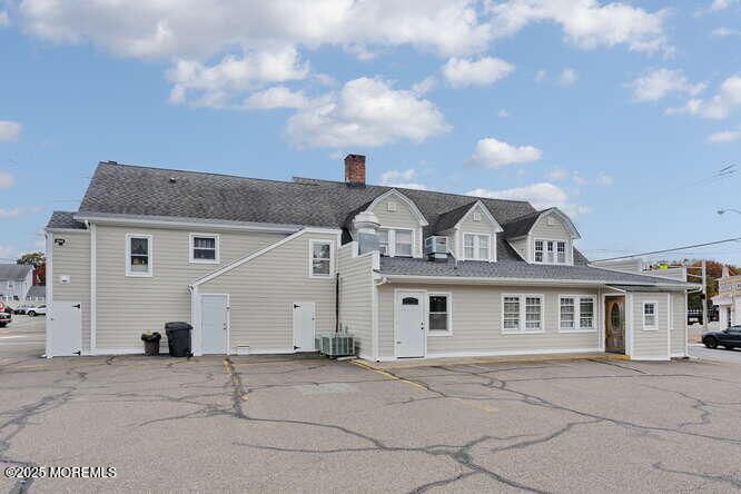 Exterior, Facade, Cape Cod