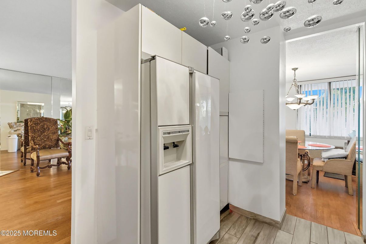 Chandelier, Dining room, Interior, Kitchen, Wood Texture Flooring