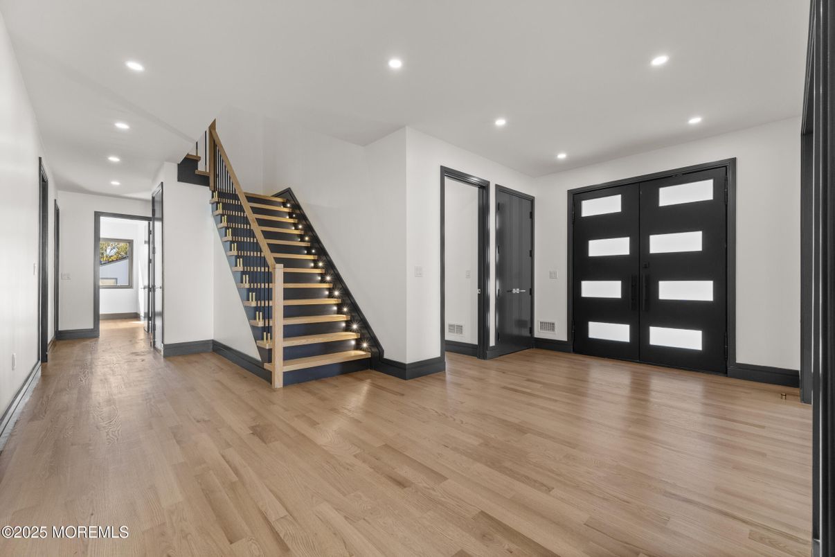 Interior, Recessed Lighting, Wood Texture Flooring