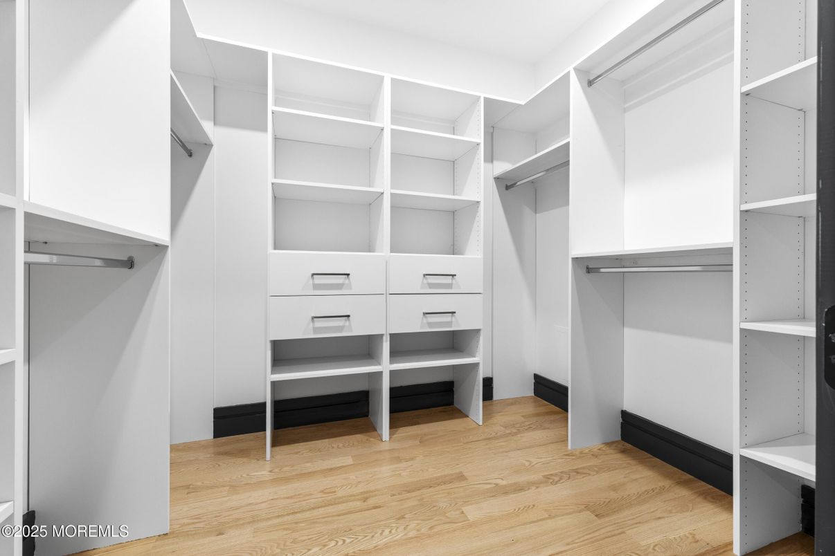 Interior, Walk-in Closets, Wood Texture Flooring