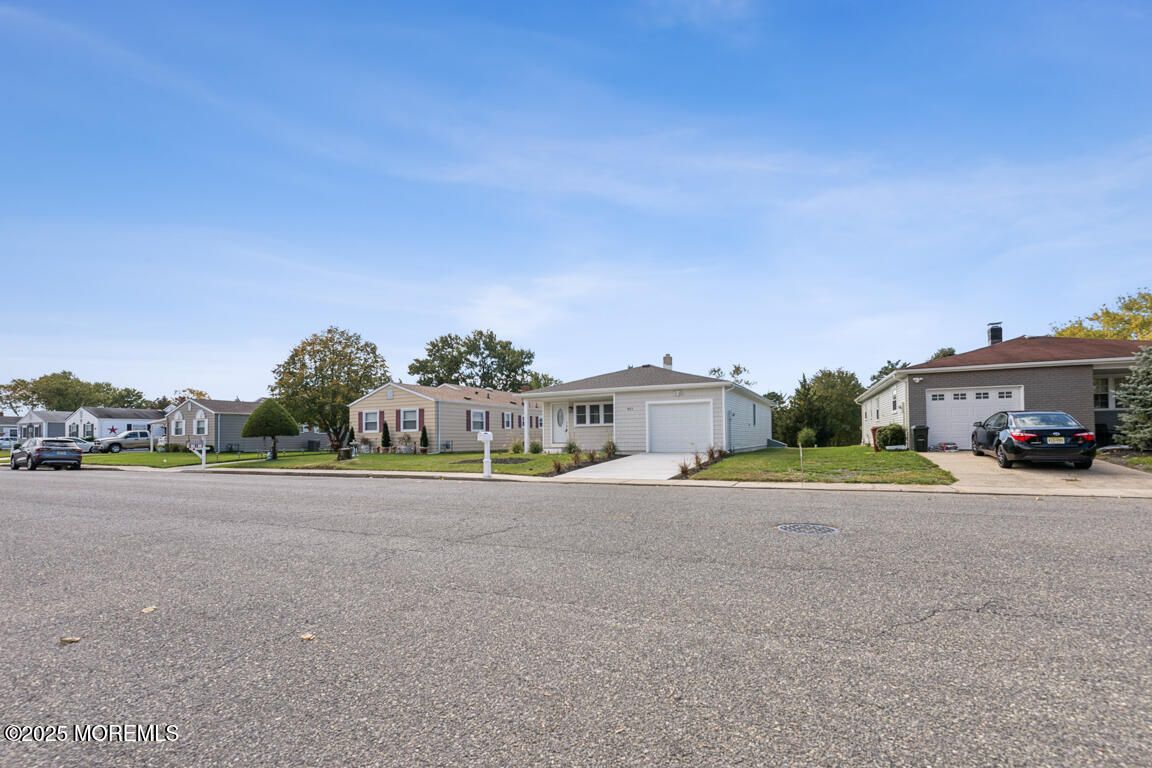 Detached Garage, Exterior
