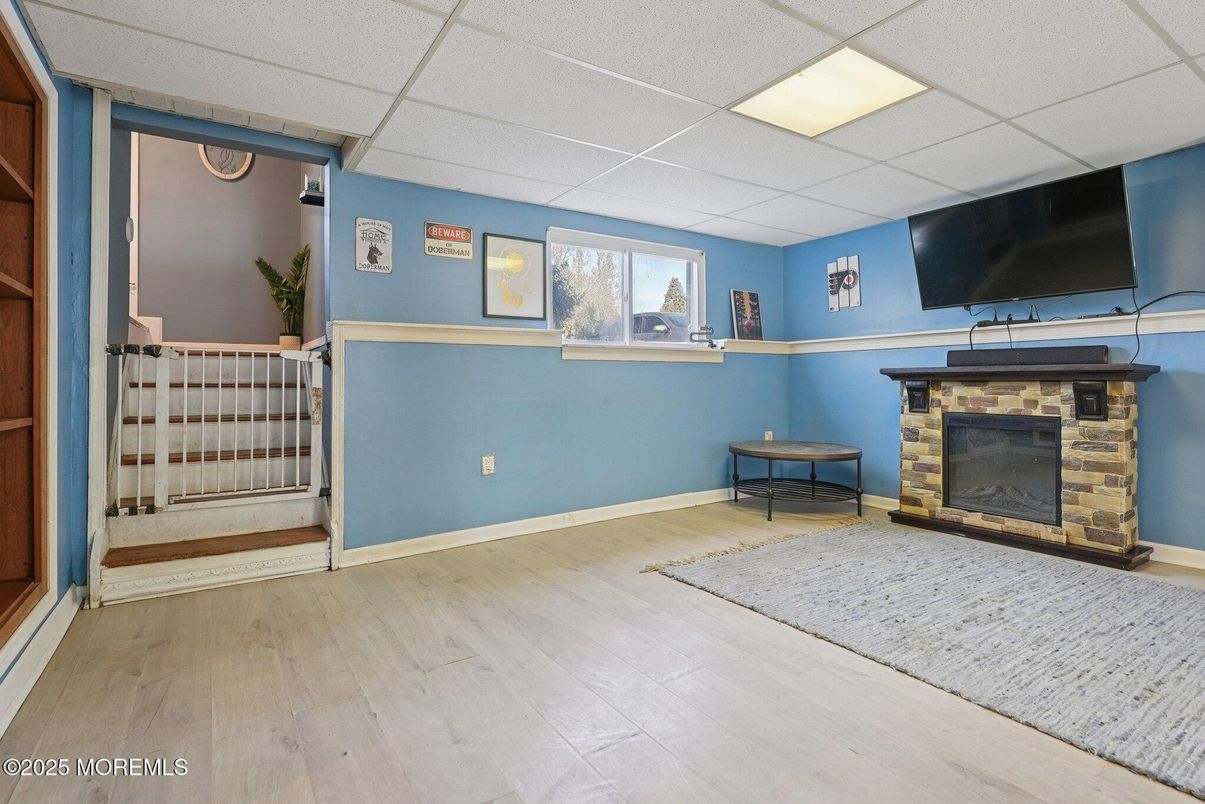 Fireplace, Interior, Recessed Lighting, Wood Texture Flooring