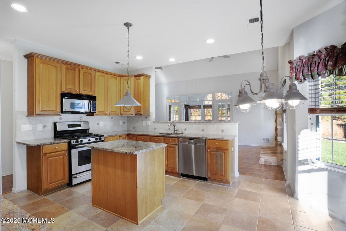 Interior, Kitchen, Pendant Lights, Recessed Lighting, Stainless Steel Appliances