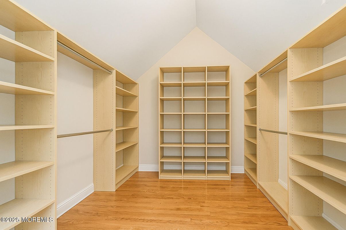 Interior, Walk-in Closets, Wood Texture Flooring